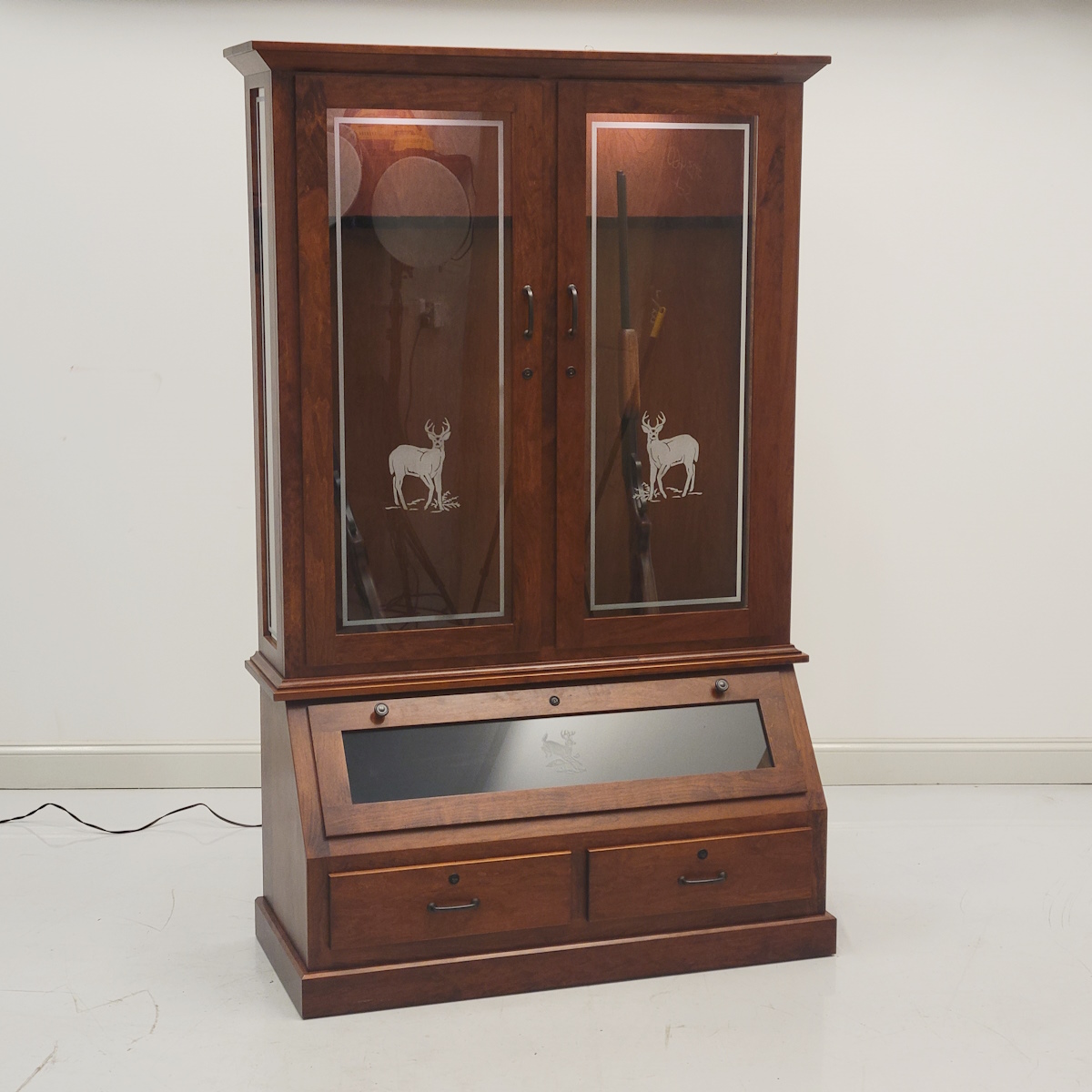 Sap Cherry Roosevelt 10 Gun Cabinet – Instock Image